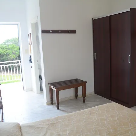 西斯克斯旅馆 卢特拉基利尼斯