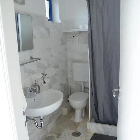 西斯克斯旅馆 卢特拉基利尼斯